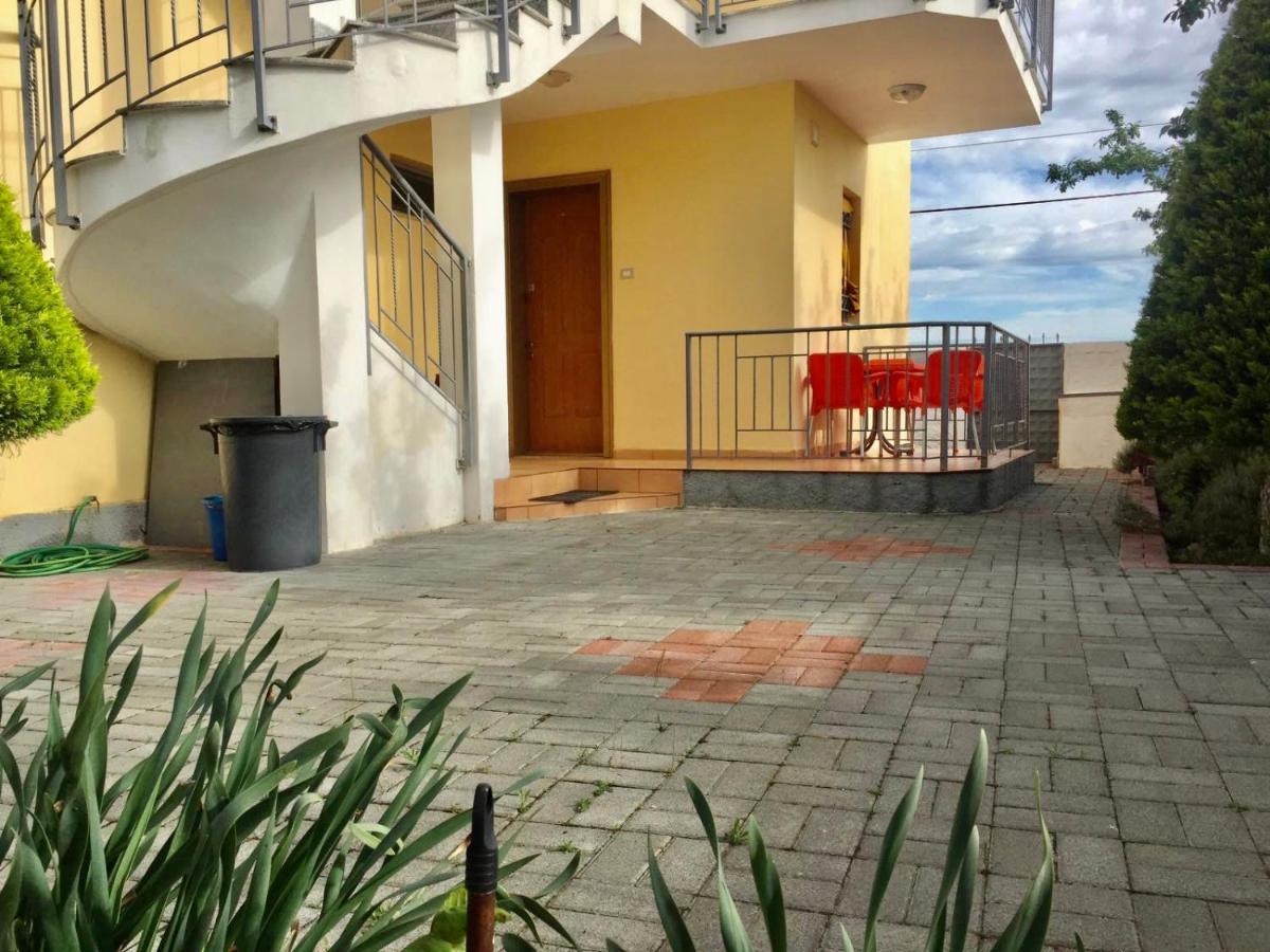Shyqi Apartments Velipoje Luaran gambar